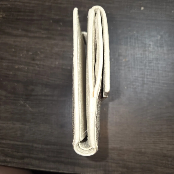 Gucci Beige and Brown Monogram Wallet - Picture 9 of 10